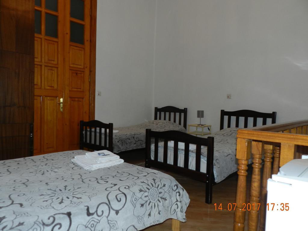 Room 404 Guest House Tiflis Exterior foto