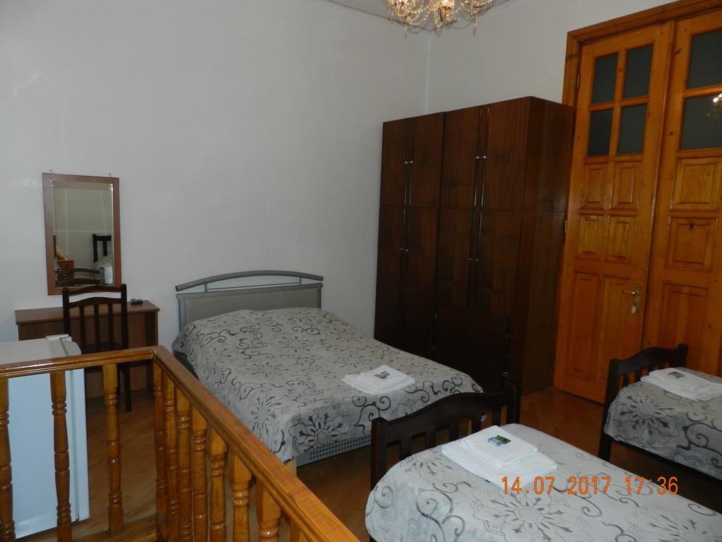 Room 404 Guest House Tiflis Exterior foto